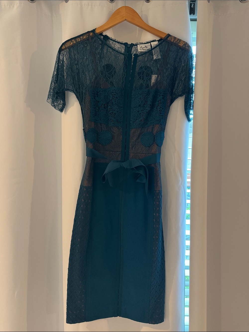 Byron Lars Carissima Sheath dress in Turquoise. Belted. NWT. Size 4